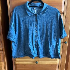 Free People Cropped Button down short sleeve Shirt in Blue size XL